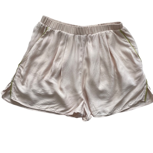 H&M light nude pink summer / PJ shorts with pistachio green  trim - Picture 1 of 6